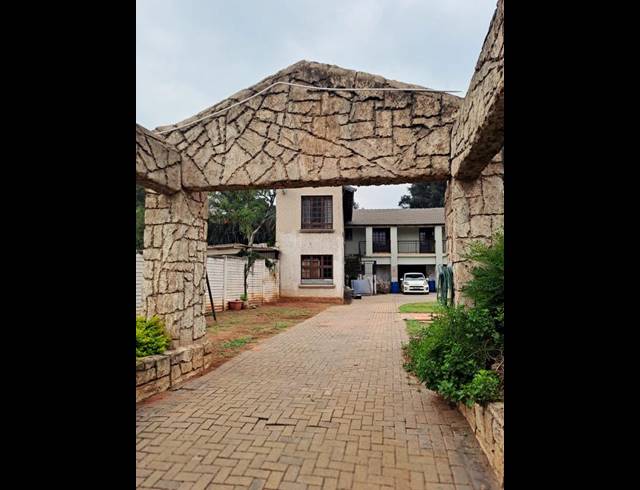 13 BEDROOM HOUSE FOR SALE IN KLIPPOORTJE